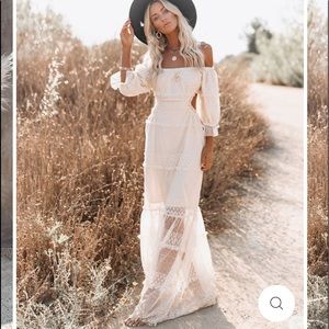 Off the shoulder porsha Vici dress. New with tags!